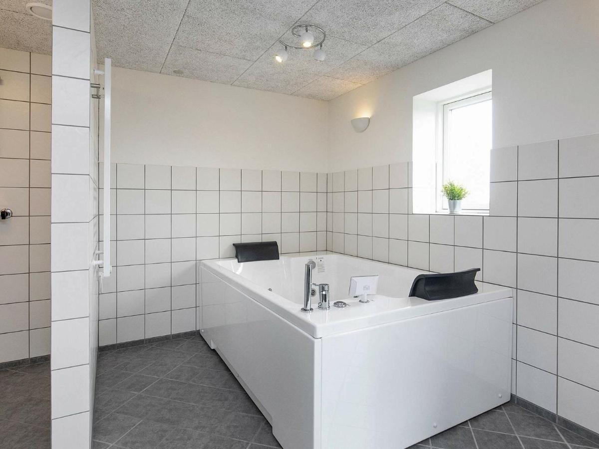 14 Person Holiday Home In R Sk Bing Ærøskøbing Extérieur photo
